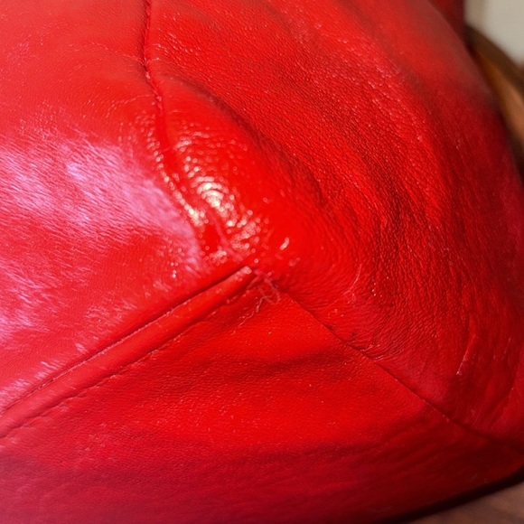 Vince Camuto  carry the gift Shoulder bag  gunmetal holiday Red  large front bow - Picture 10 of 15